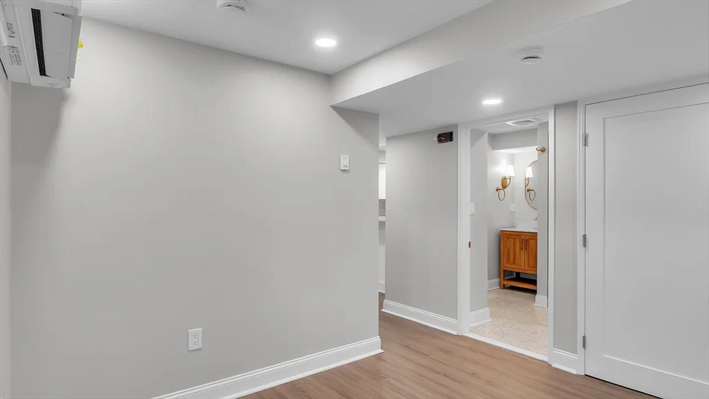 6 Alaric Ter, West Roxbury