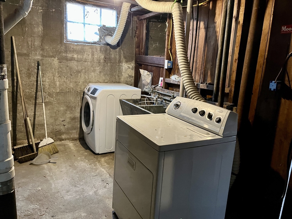 32 Goodrich Rd, Jamaica Plain