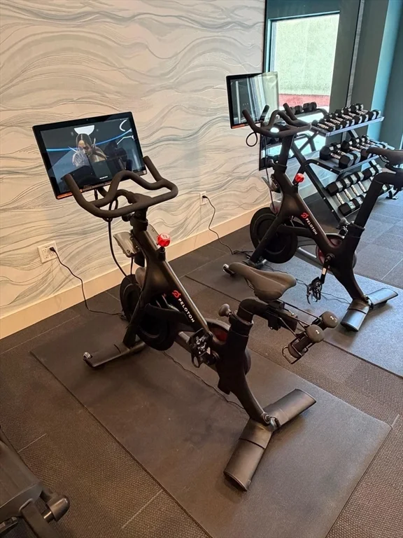 1025 Massachusetts Ave, Arlington Heights