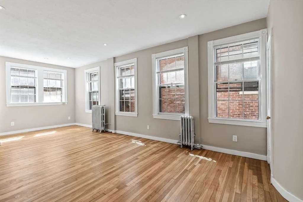82 Phillips St, Beacon Hill
