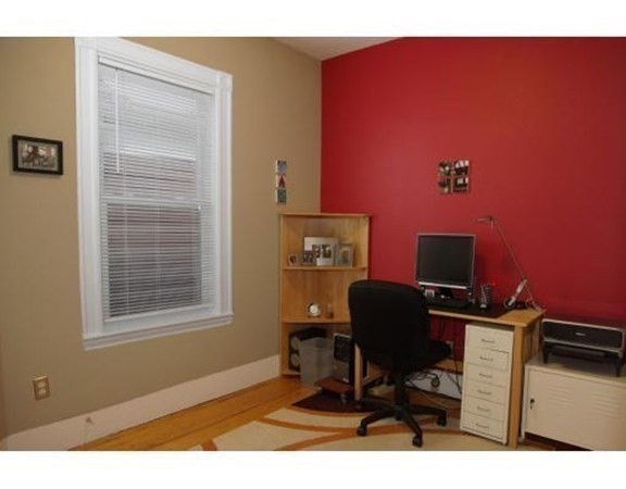 6 Bellflower St, Dorchester