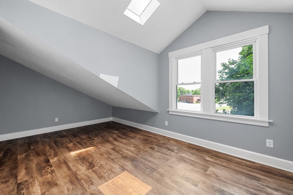 8 Beekman St, Fitchburg