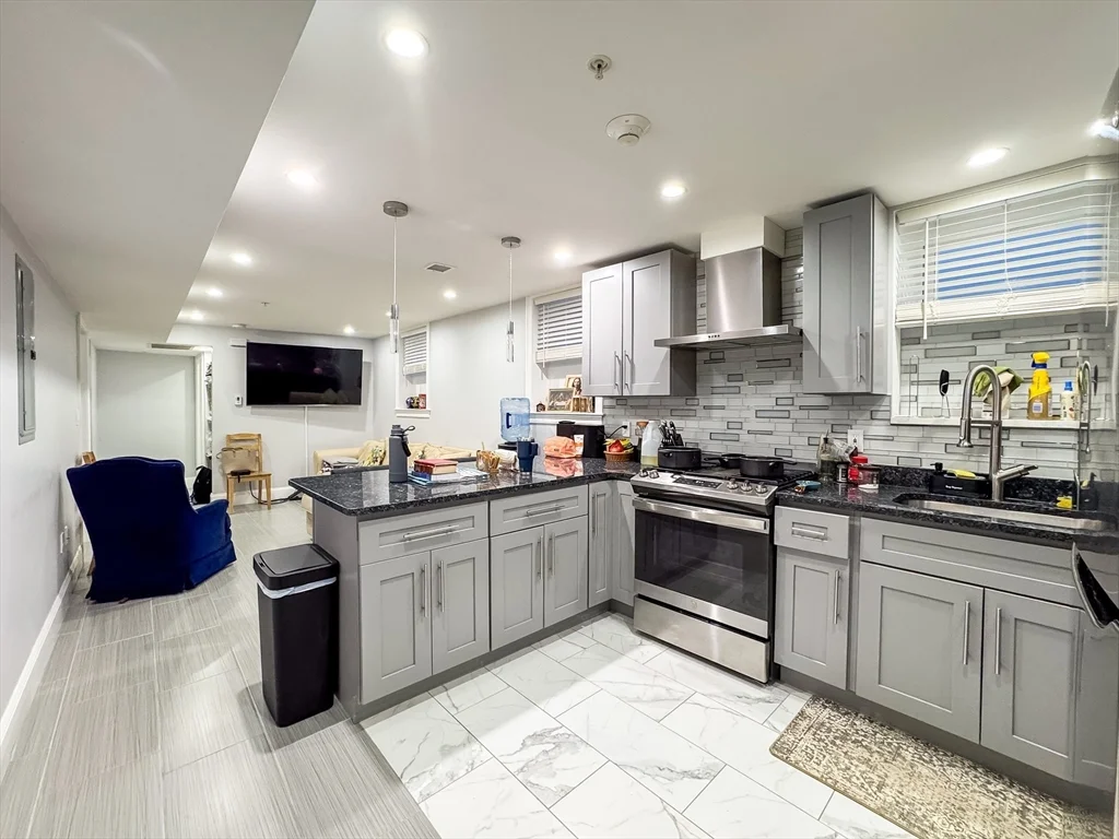 62 Hecla St, Dorchester