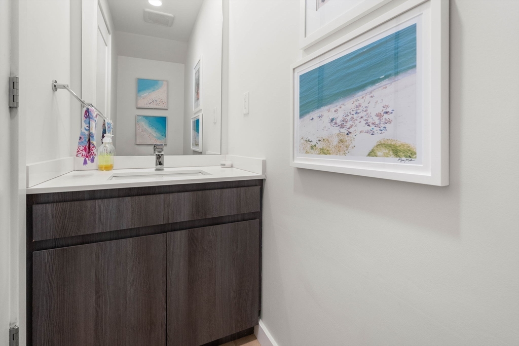 45 W 3rd St, South Boston