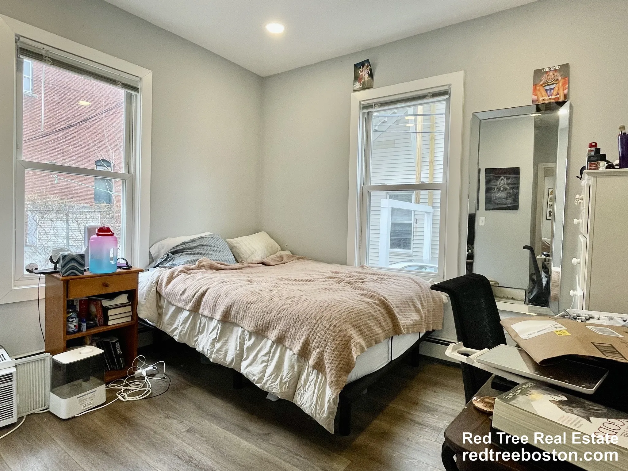 11 Pearl Ter, East Somerville