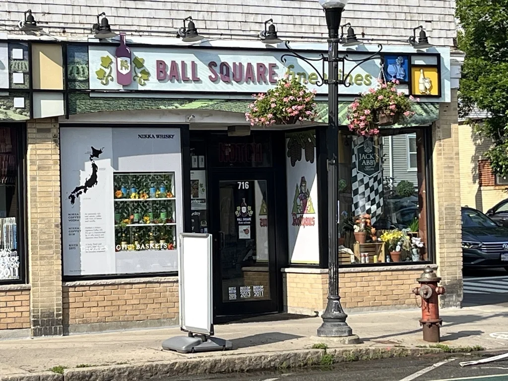 108 Bristol Rd, Somerville