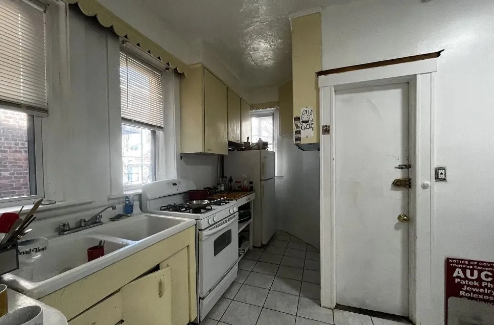 1725 Commonwealth Ave, Brighton