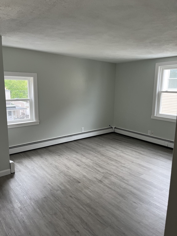 178 Springvale Av, Everett
