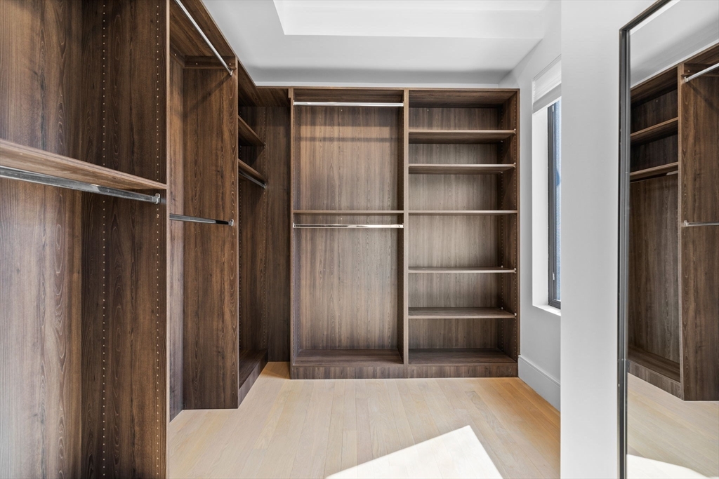 706 Saw Mill Brook Pkwy, Newton Center