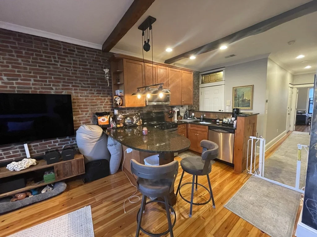 412 E Third St, South Boston