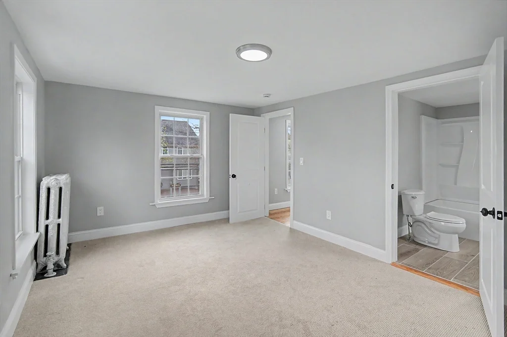 122 Chapin Rd, Hudson