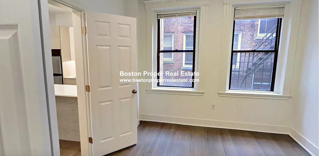 11 Queensberry St, Fenway