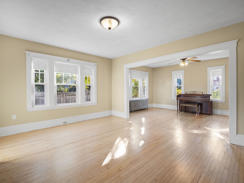 14 R Charles St, Danvers