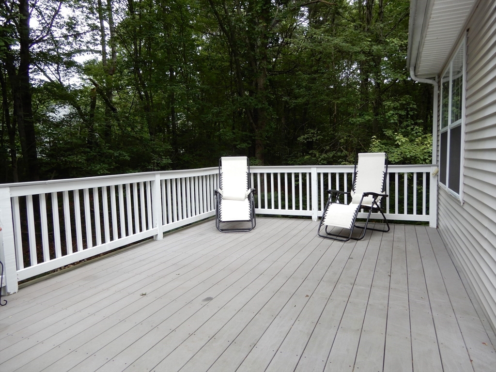 5 Bradshaw Ln, Foxboro