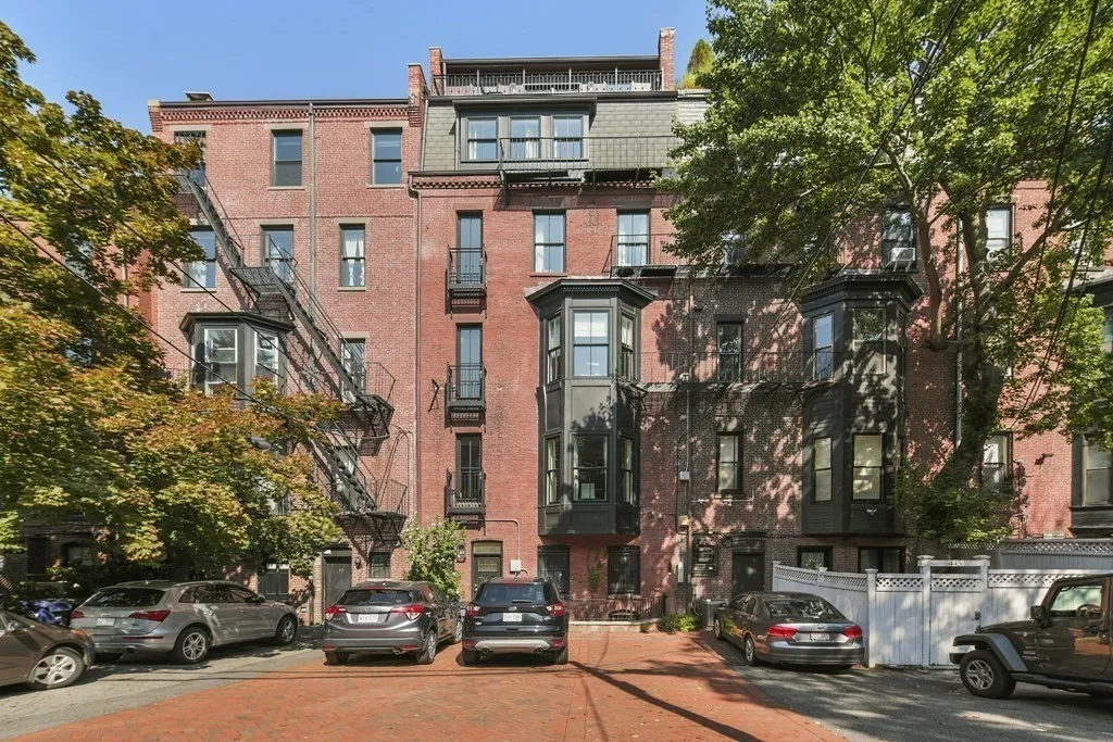 447 Beacon St, Back Bay