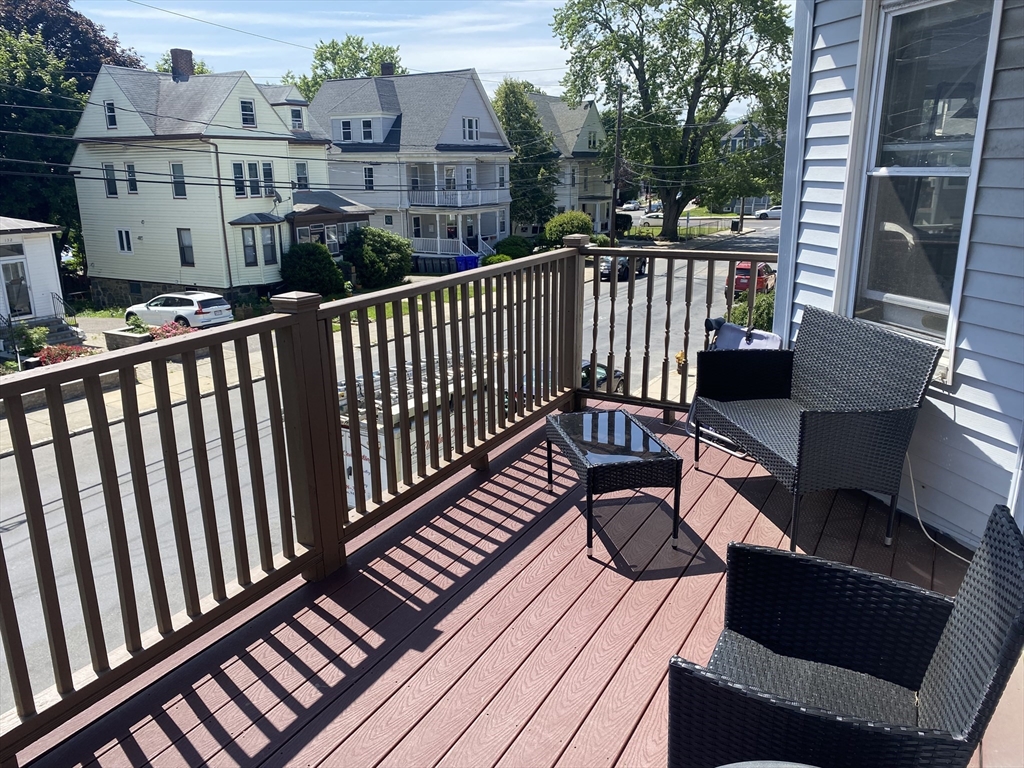 129 Brooks St, Oak Square