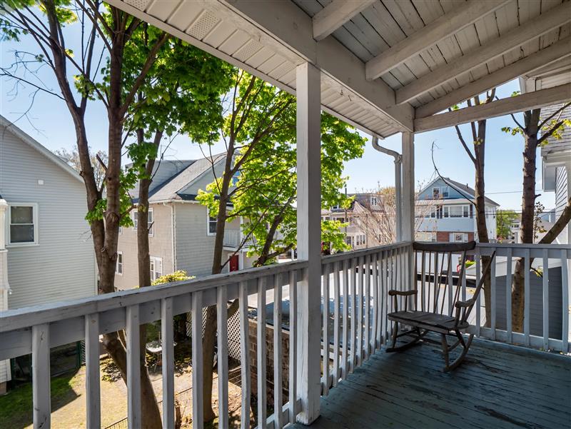 54 Upland Rd, West Somerville