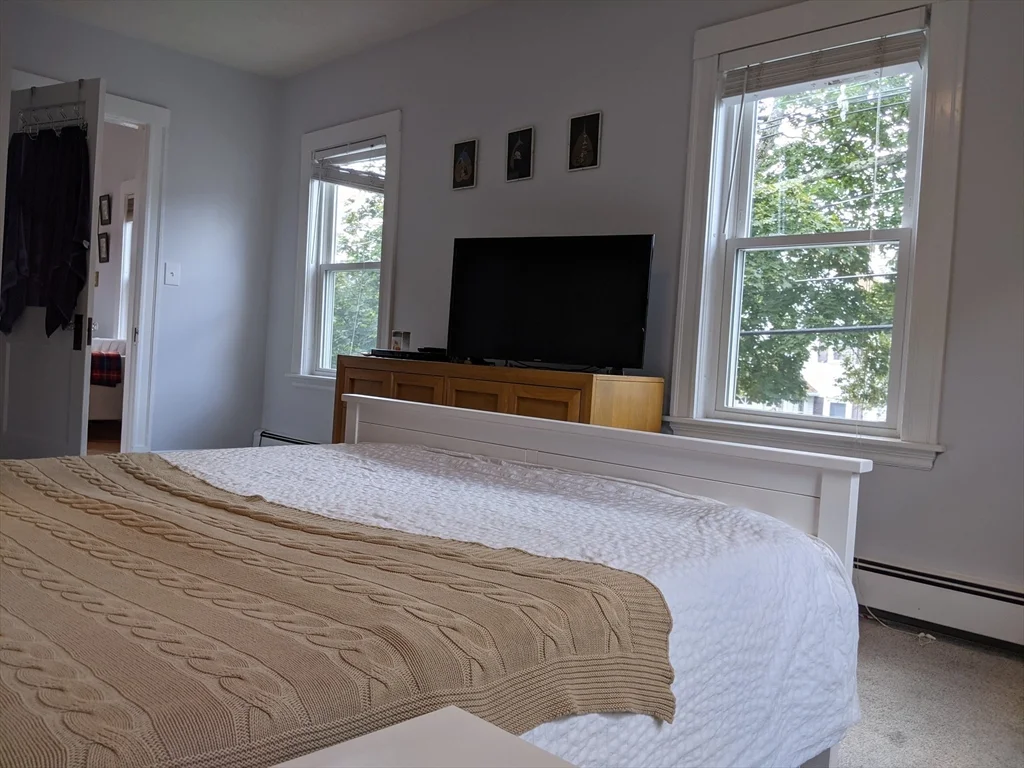 184 White St, Belmont