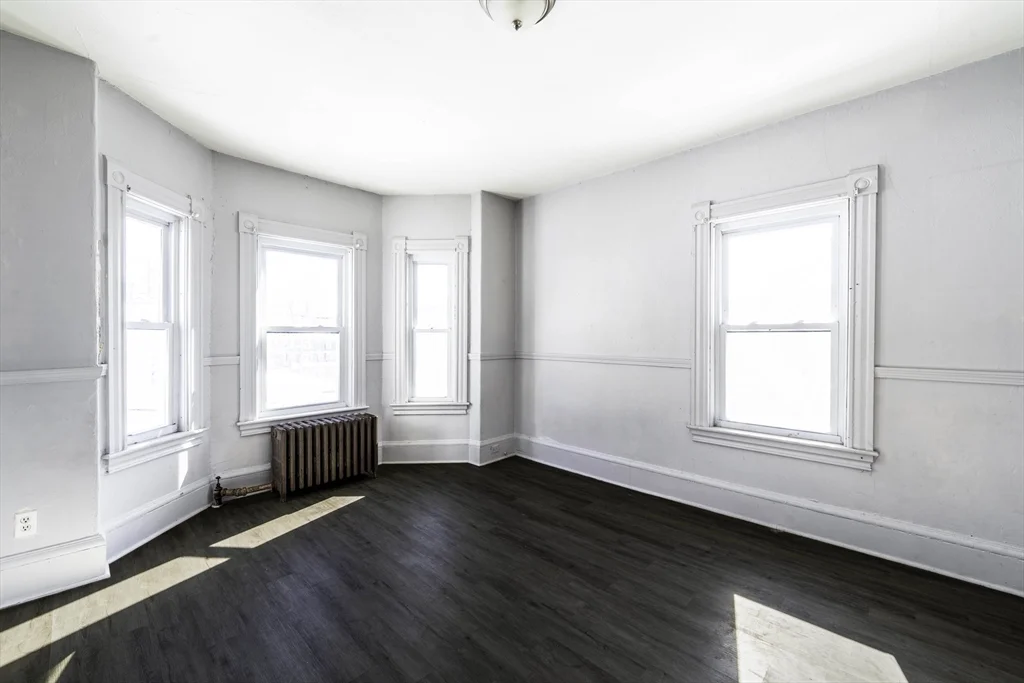 30 Chestnut St, Fitchburg