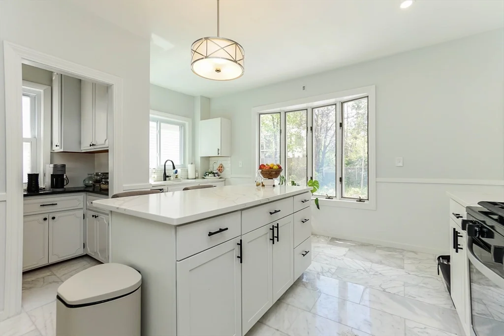 51 Main St, Winter Hill