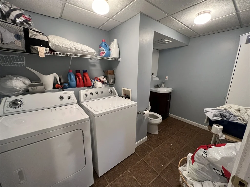 183 Oak St, Raynham