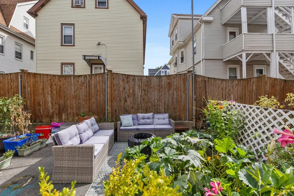 17 Wheeler Ave, Medford