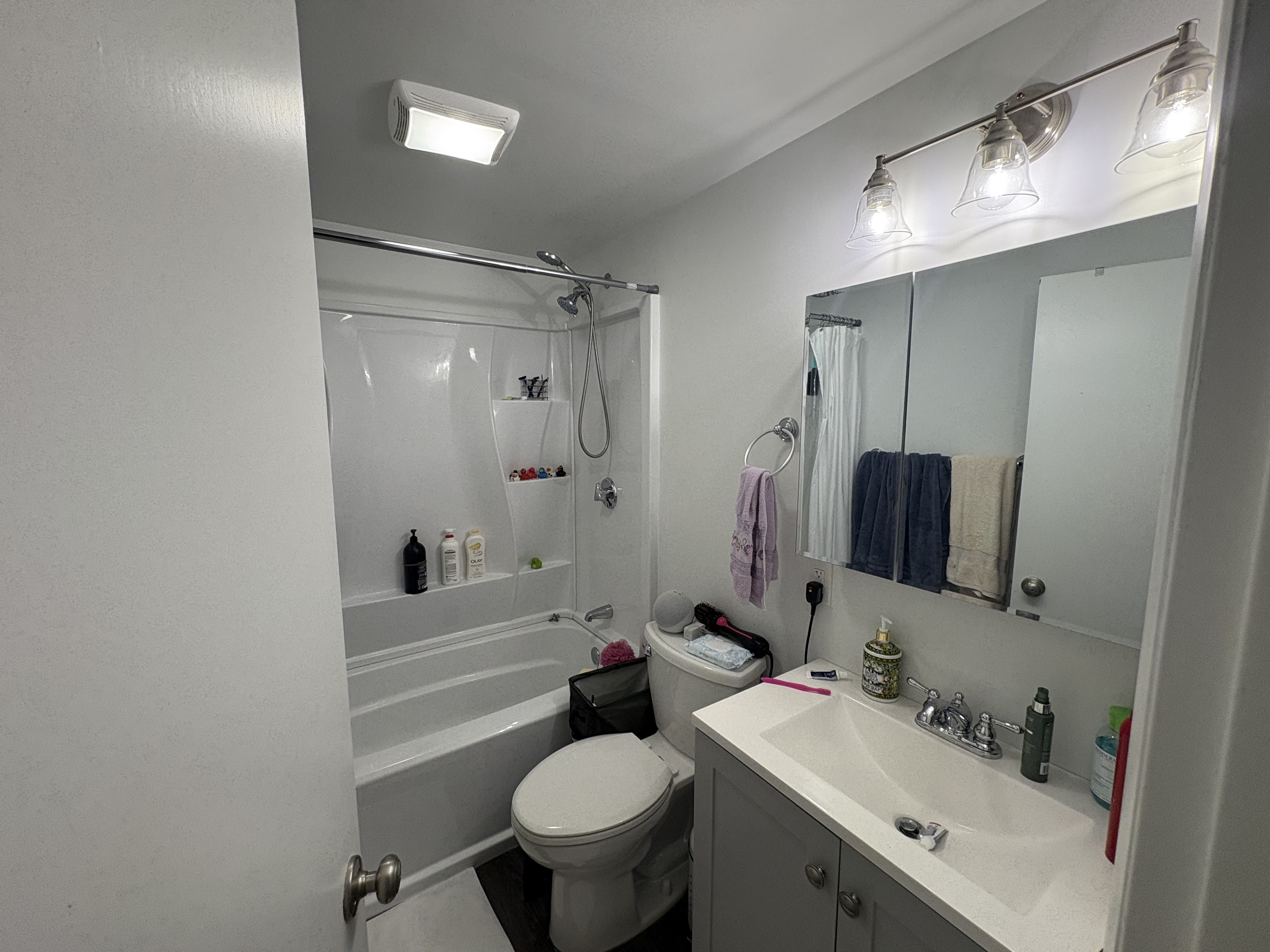 24 Hamilton St, Saugus