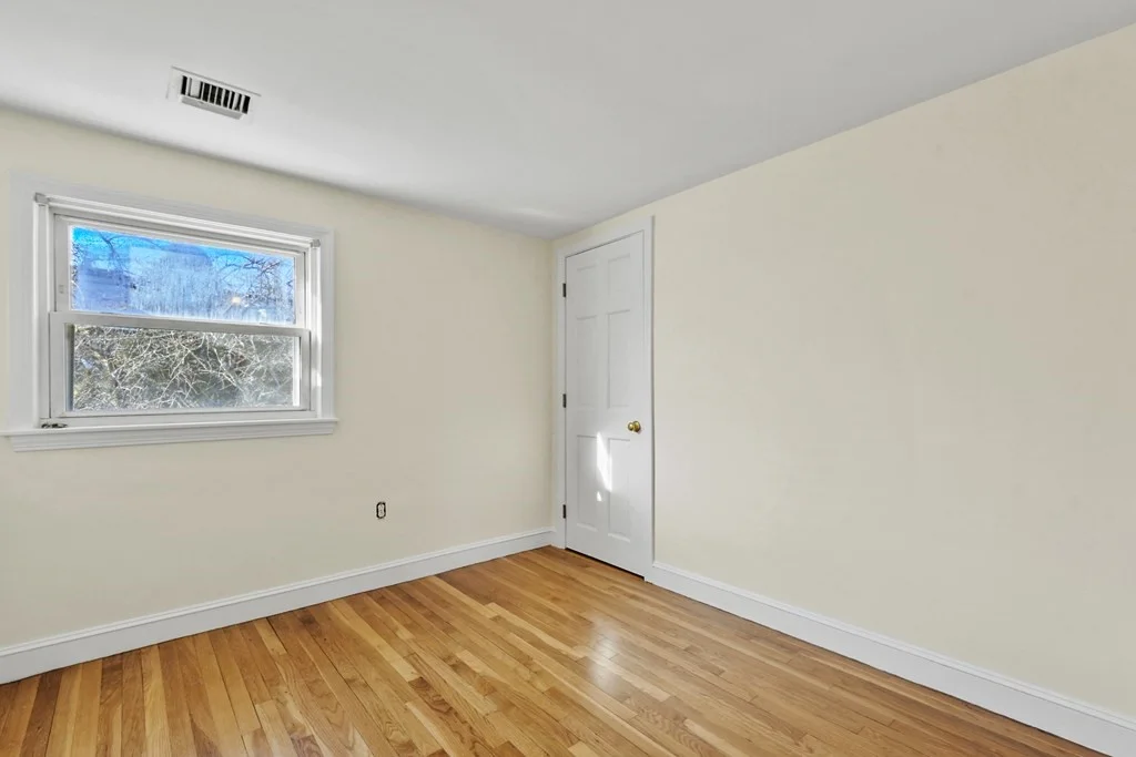72 Cambridge Rd, Woburn