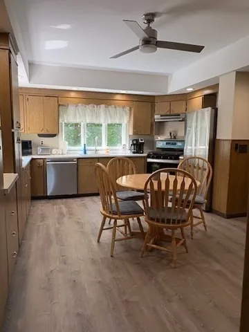 664 Washington St, Oak Square