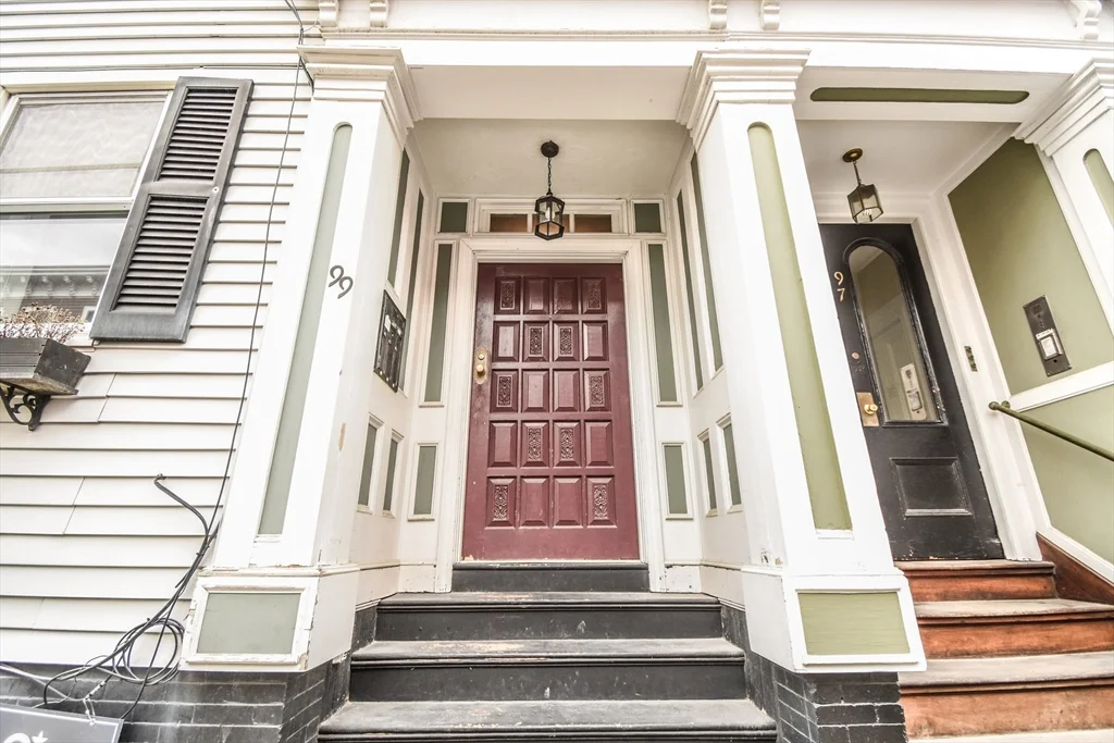 99 Bartlett St, Charlestown