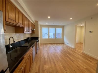 369 Harvard St, Mid-Cambridge
