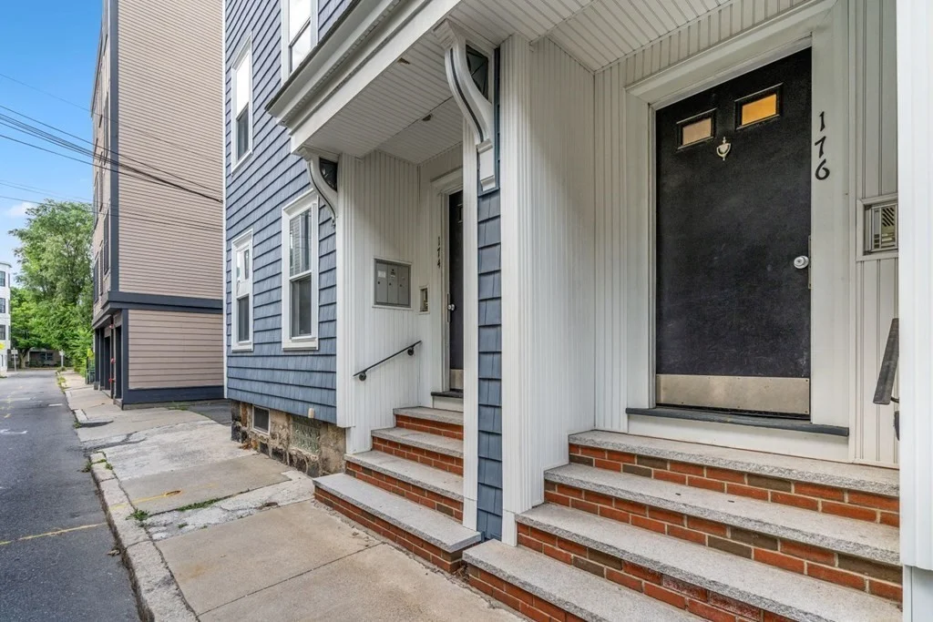 176 Bowen St, South Boston