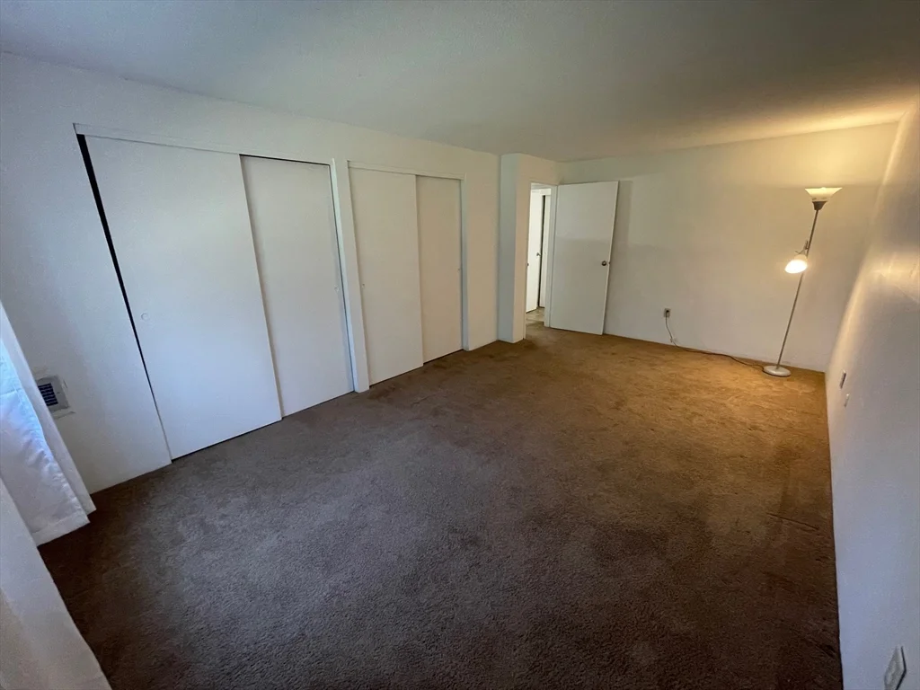 17 Village Rock Ln, Natick