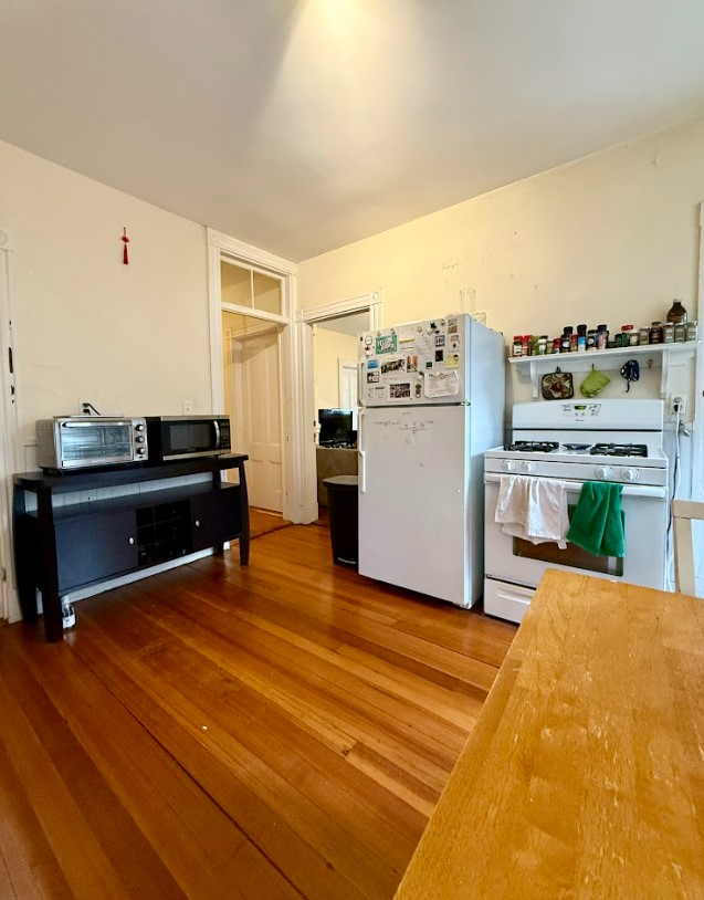 68 Hillside St, Mission Hill