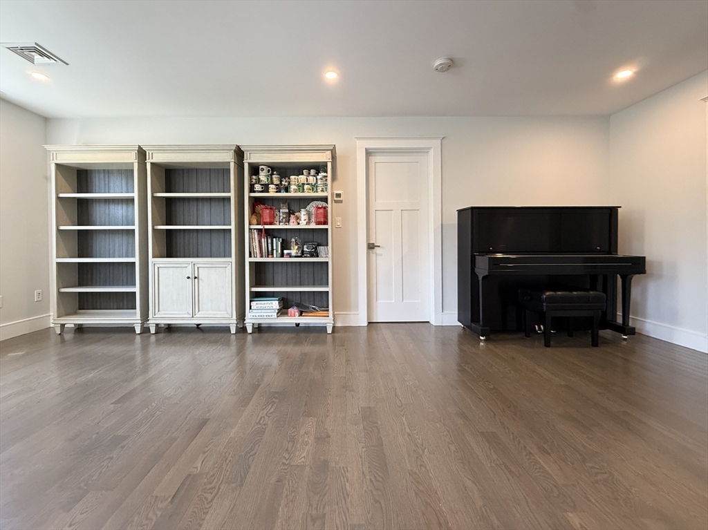 8 Briggs Rd, Lexington