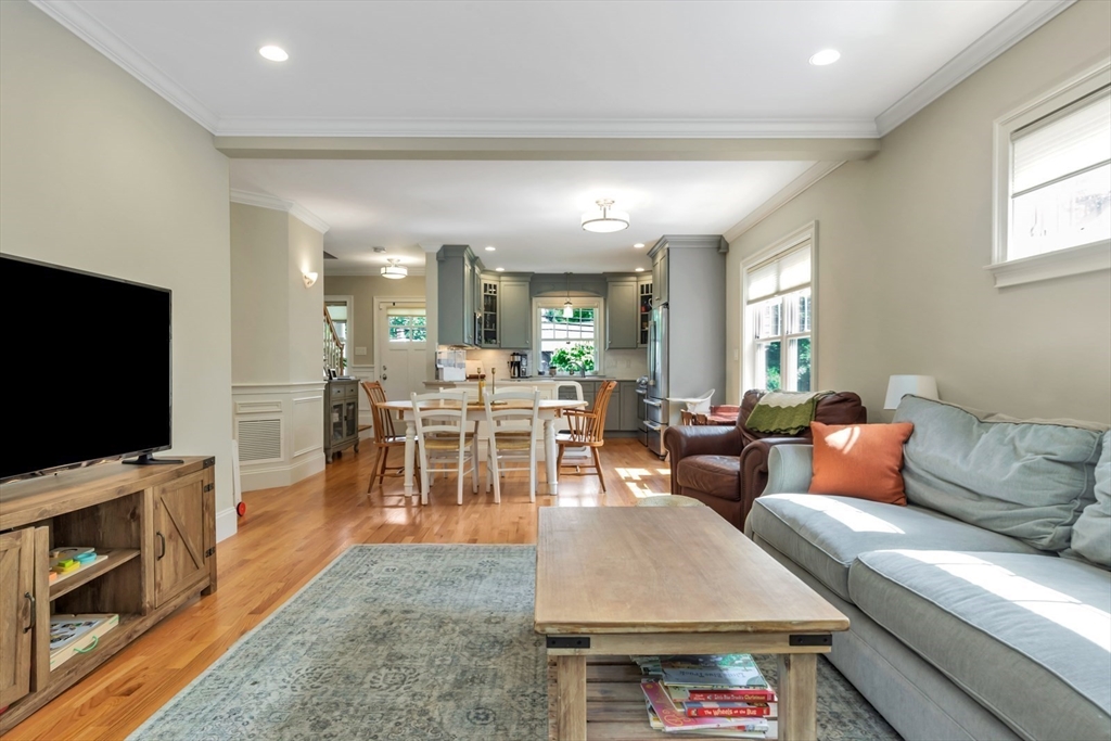 68 Woburn St, Lexington