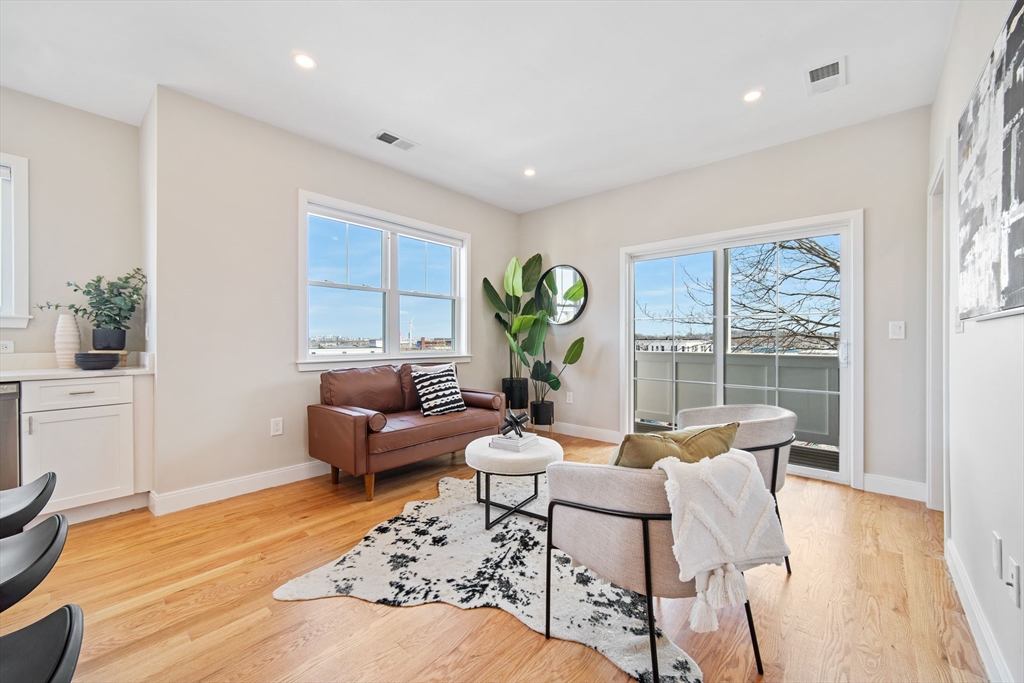 2-4 Hecla, Dorchester