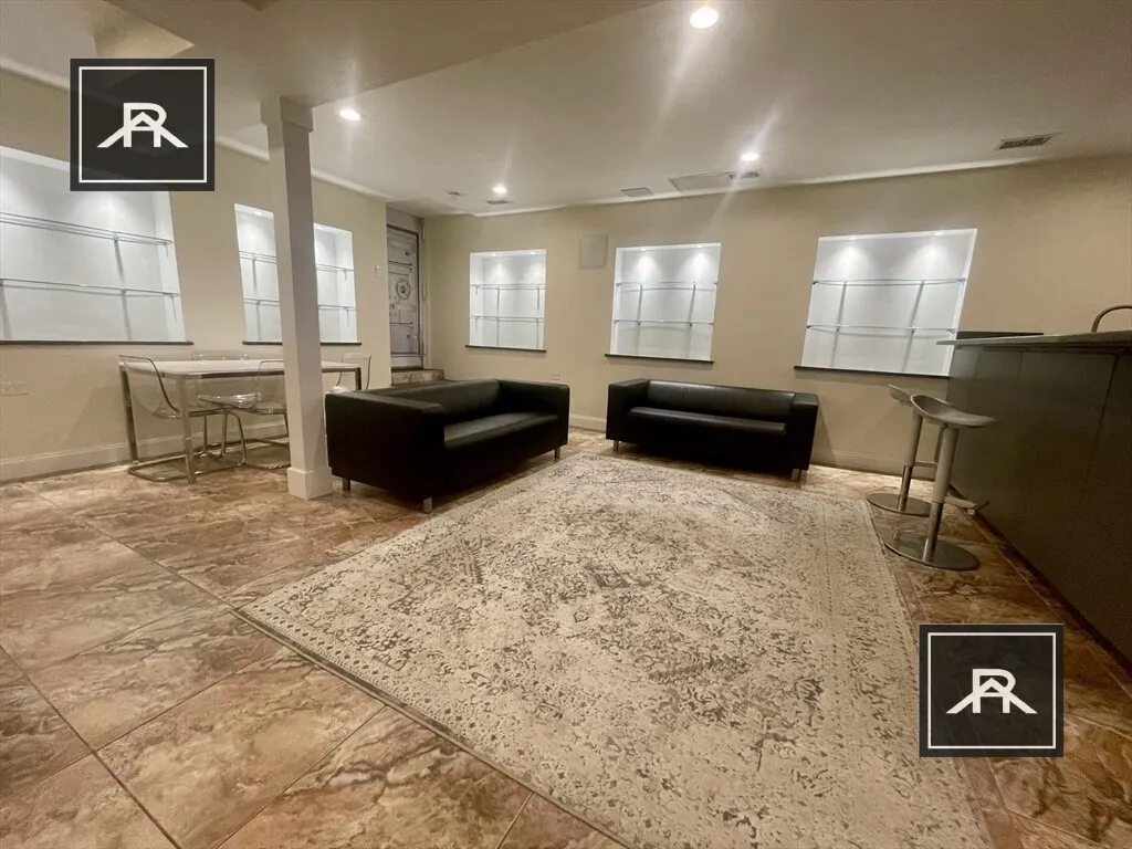 25 Saint Mary's St, Brookline