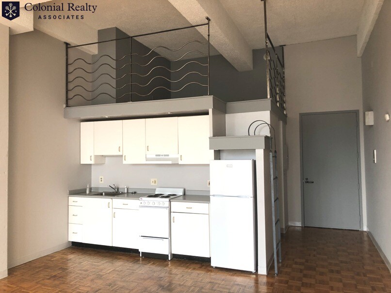 61 Brookline Ave, Fenway