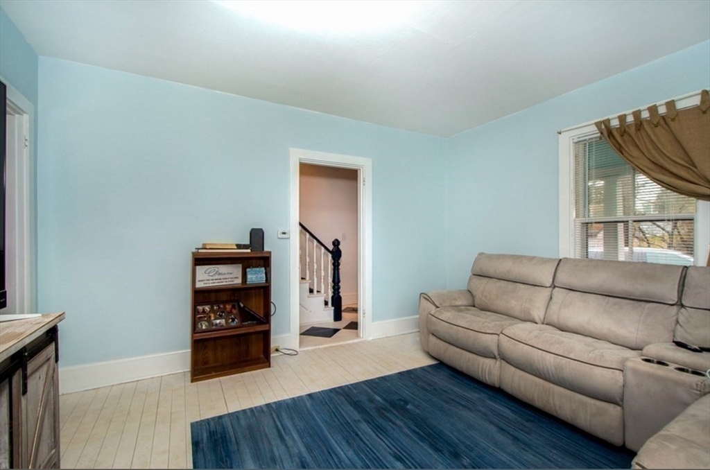 17 Suosso Ln, Plymouth