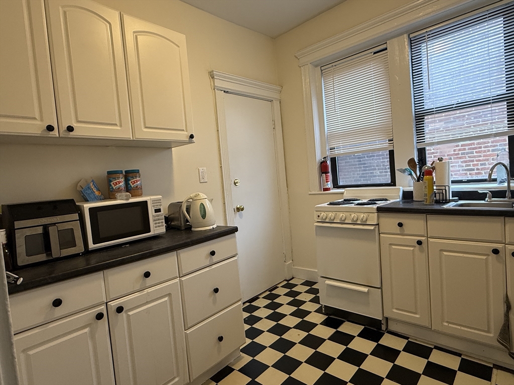 1957 Commonwealth Ave, Brighton