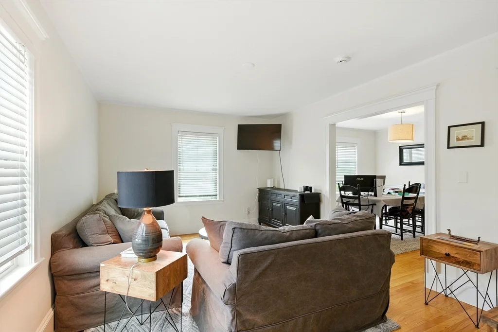 49 St John St, Jamaica Plain