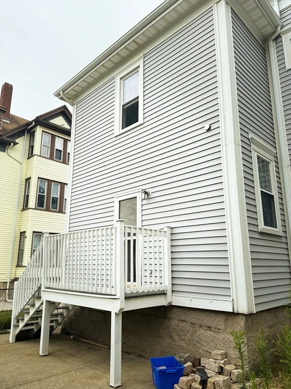 65 Chestnut St, New Bedford