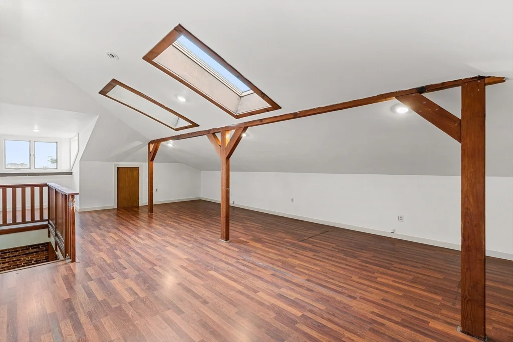 100-102 Main St, Gloucester