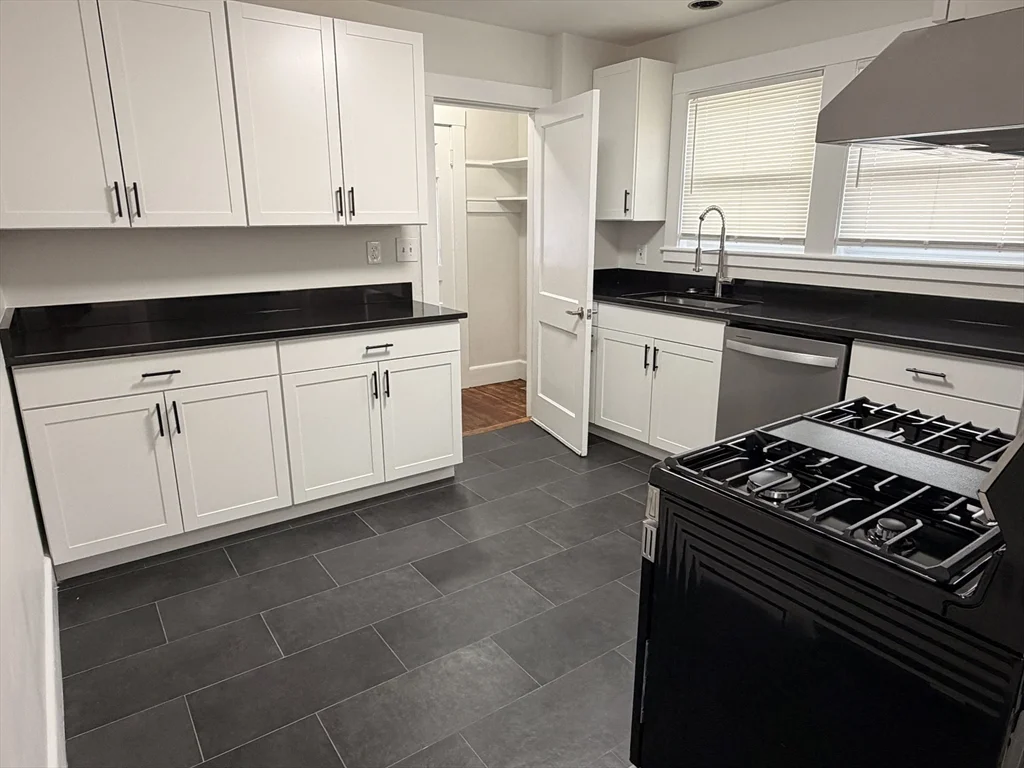 252 Auburndale Ave, Auburndale