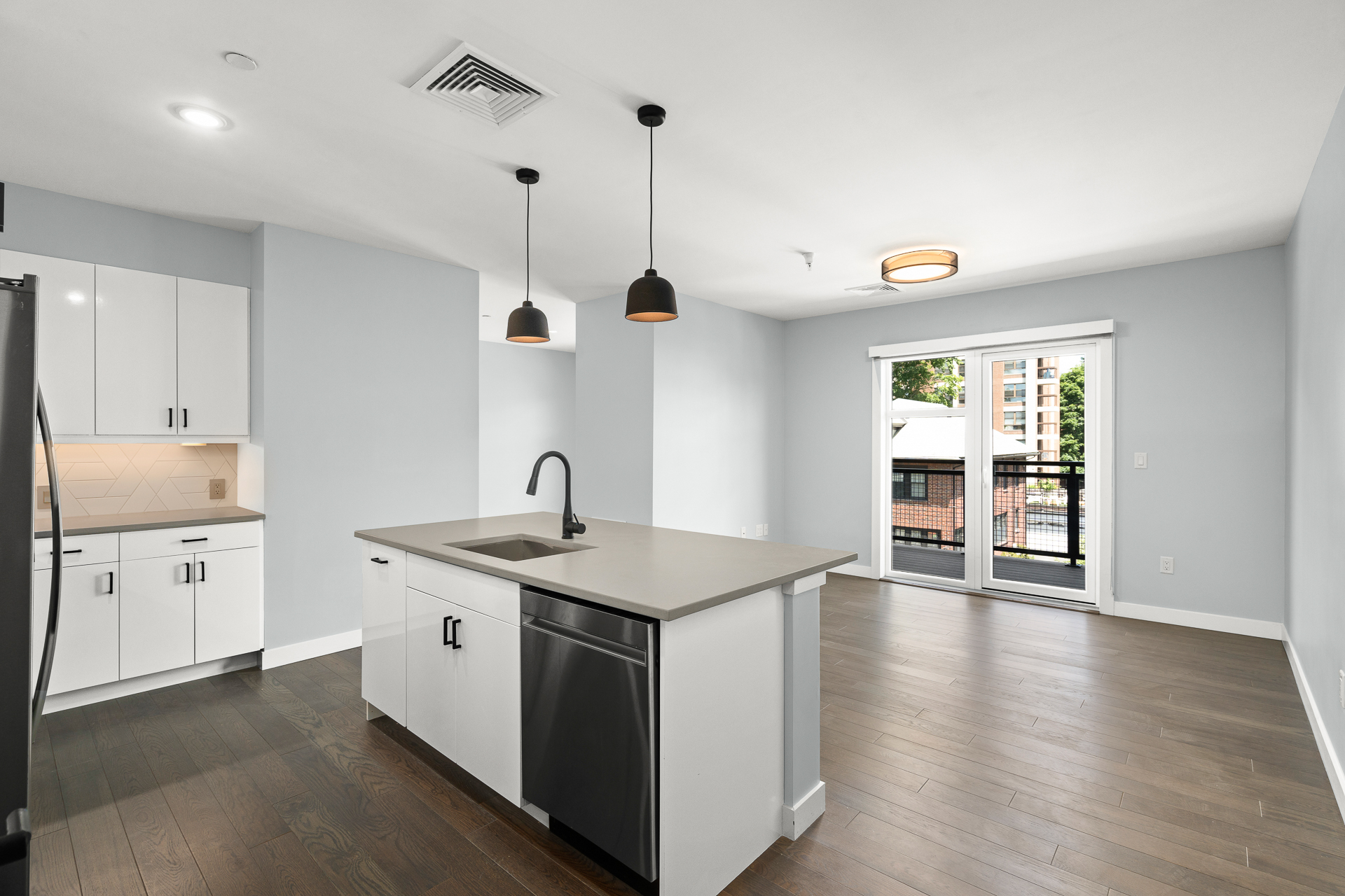 1 bed, 2 bath apartment for rent at 54 Auburn St Unit 300, Coolidge Corner — photo 16 of 21