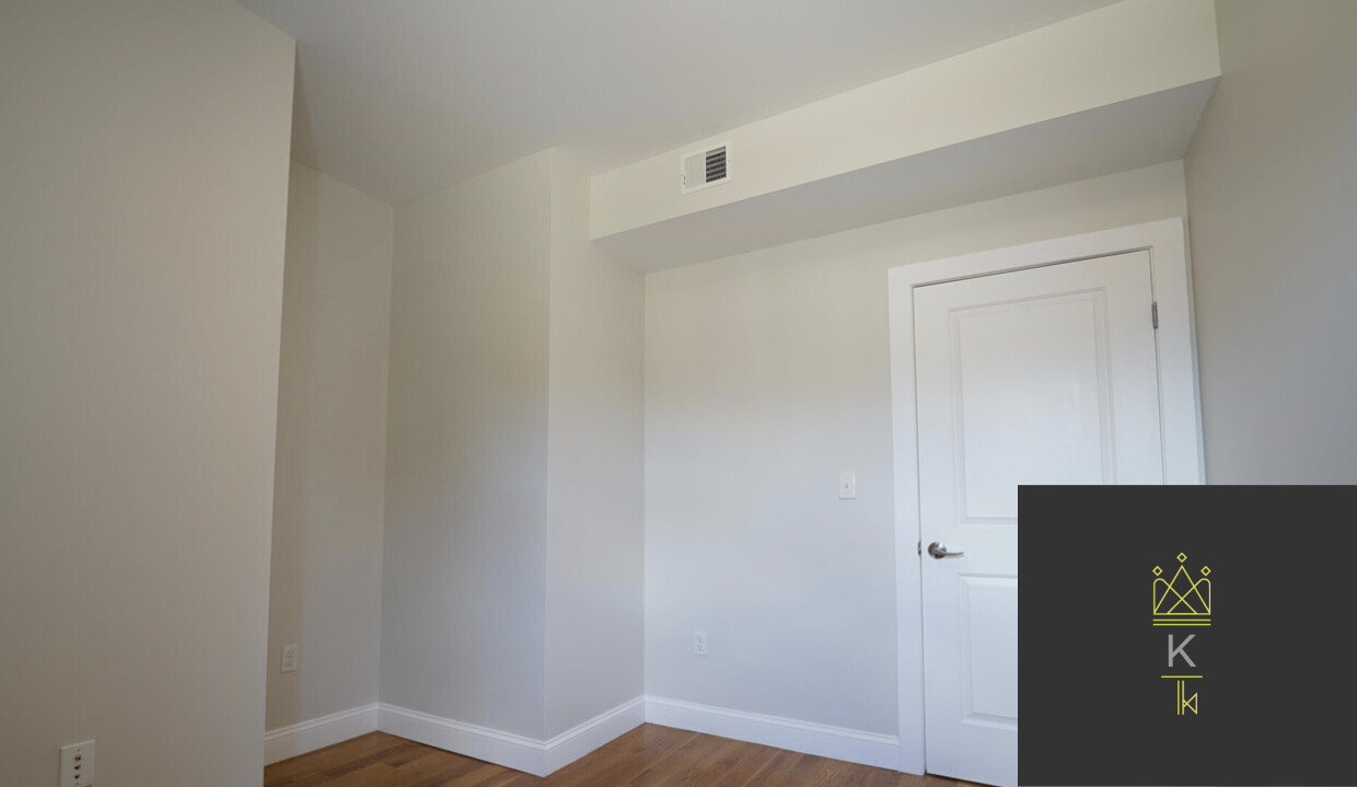 3 bed, 1.5 bath apartment for rent at 54 Kent St Unit 2A, Brookline Village — photo 11 of 21