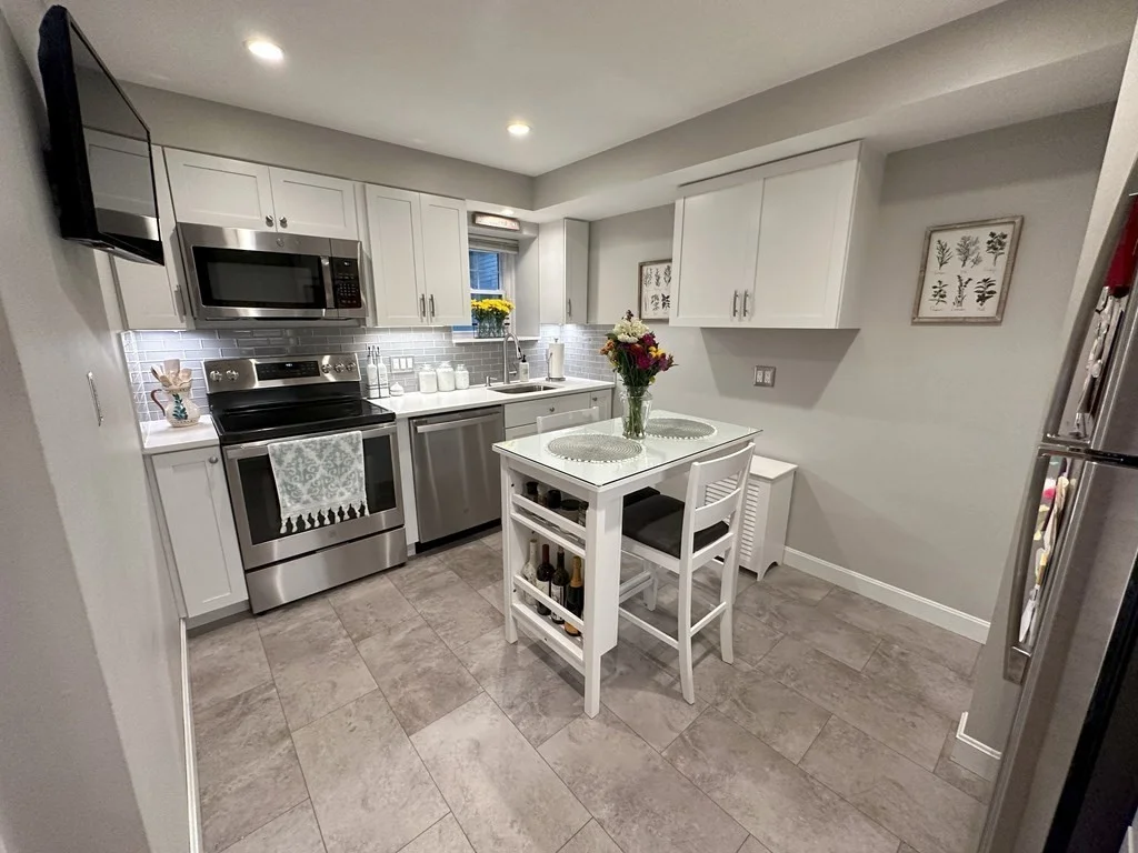 26 John, Coolidge Corner