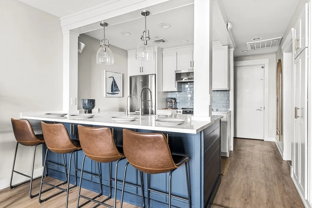 300 Commercial St, Waterfront