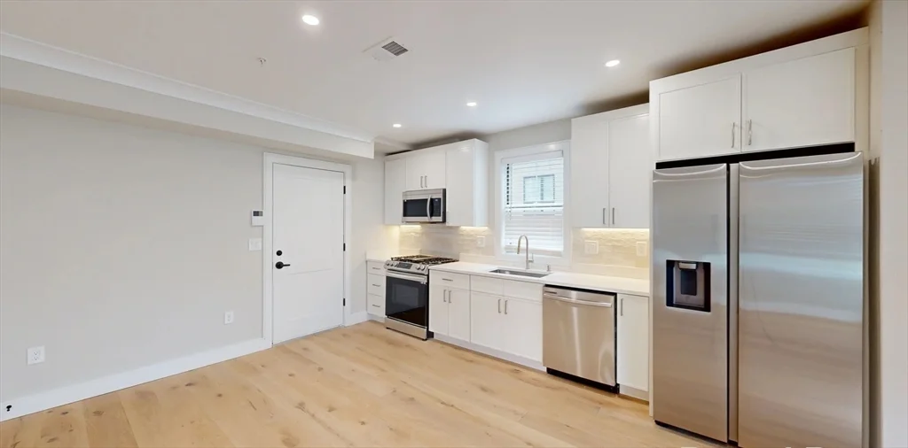 9 Everett St, Allston